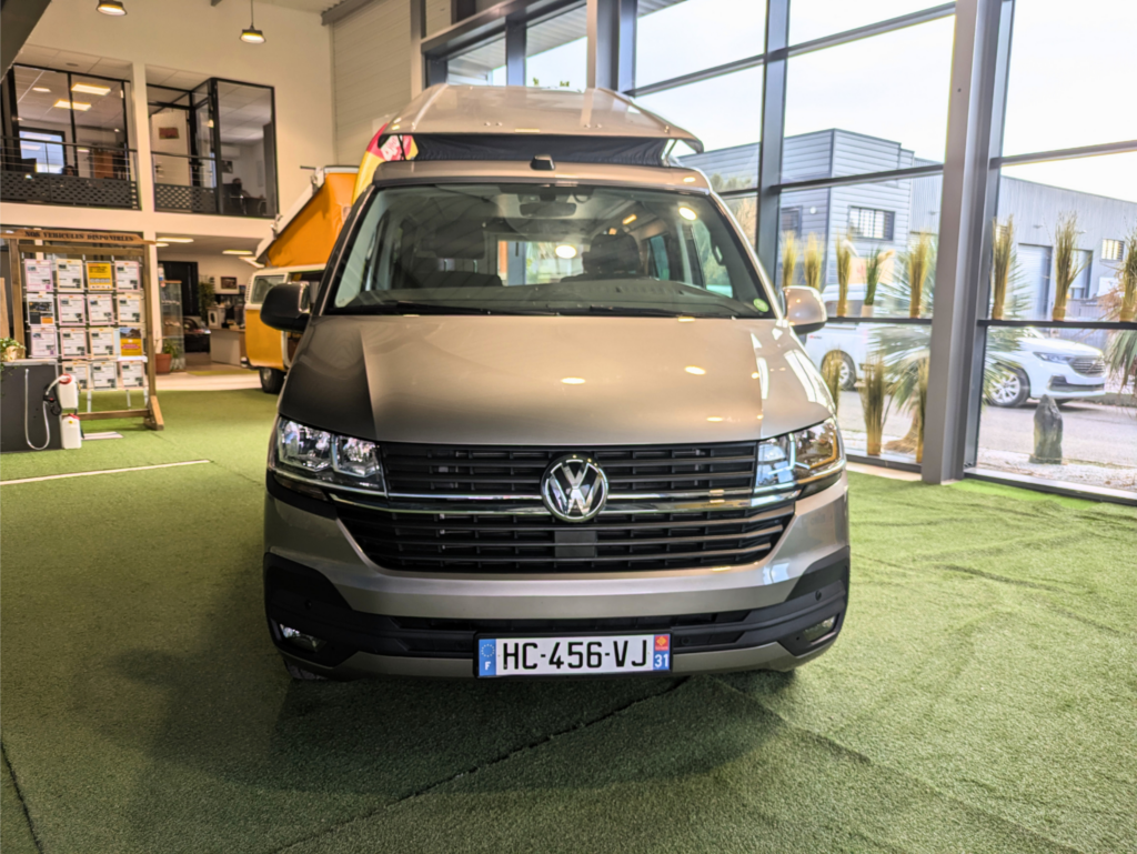 VOLKSWAGEN T6.1 MULTISTYLE 150 CH DSG – BEIGE MOJAVE – VAN AMÉNAGÉ