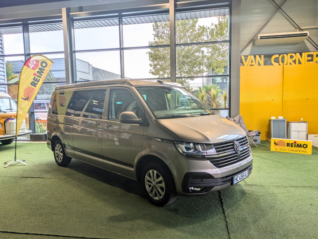 VOLKSWAGEN T6.1 MULTISTYLE 150 CH DSG – BEIGE MOJAVE – VAN AMÉNAGÉ