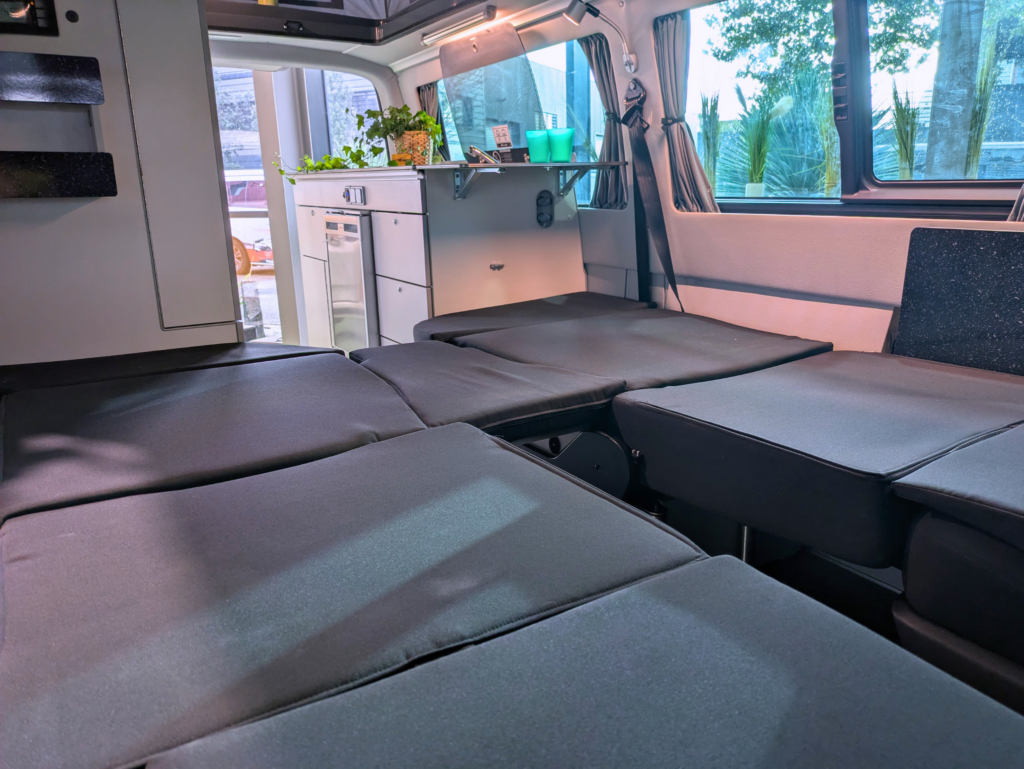 VOLKSWAGEN T6.1 MULTISTYLE 150 CH DSG – BEIGE MOJAVE – VAN AMÉNAGÉ
