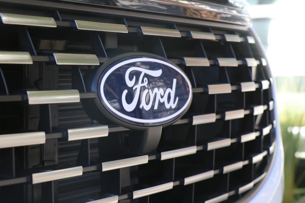 Ford Tourneo Custom Triostyle Suprem 170 cv BVA — FP201 — Blanc Glacier
