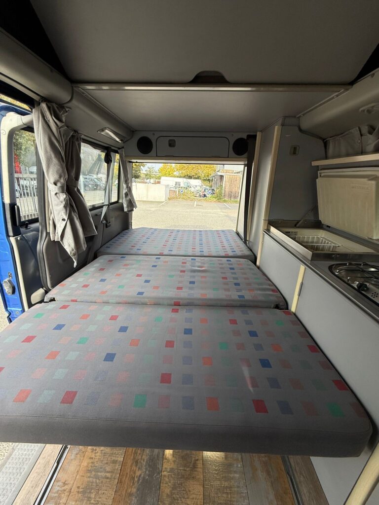 Volkswagen T4 California 2.5 TDI — VASP 6 places, Bleu Ravenna